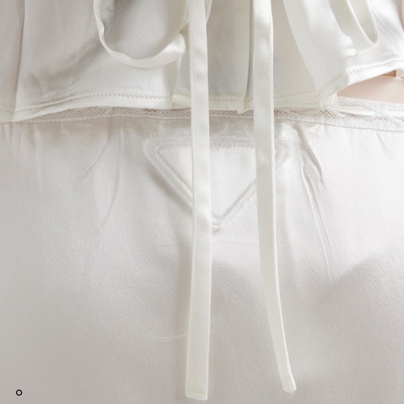 NEW WITH TAGS PRADA SILK EMBROIDERED SKIRT P109W S OOO 15ZC F0009 - Picture 6 of 8